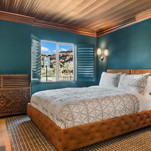 Wolfe'S Moab, Adult Only Hotel